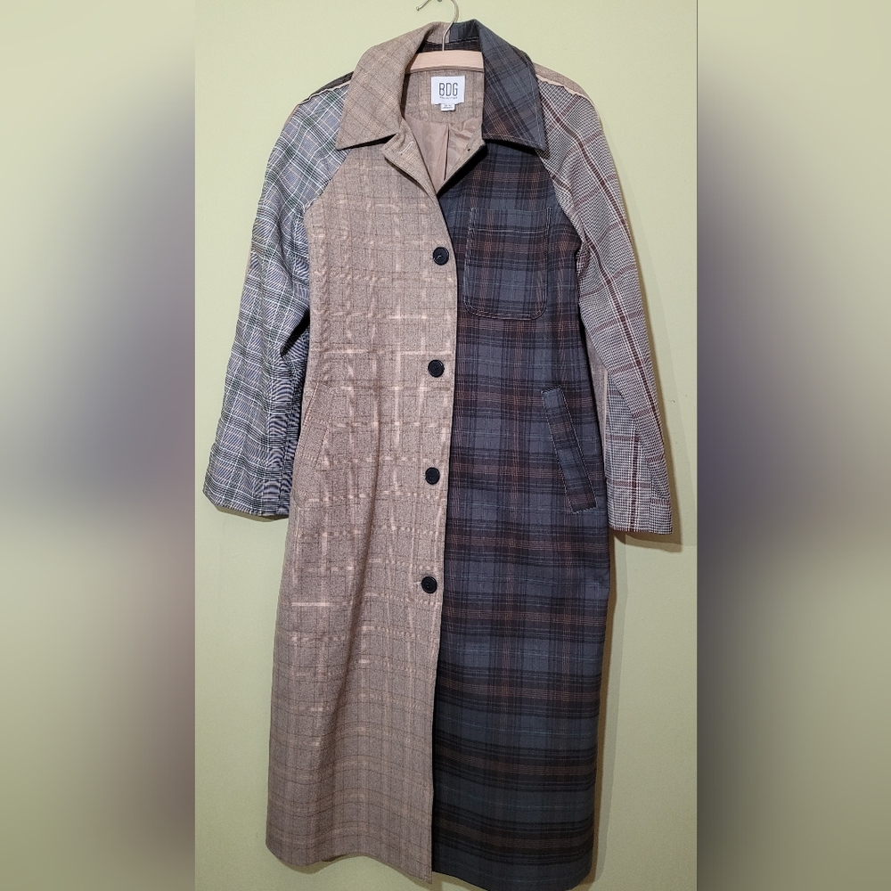 Urban Outfitters Plaid Oversize Trench Jacket in Tan and Brown Medium - Picture 3 of 13